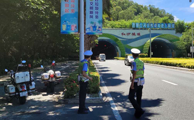 不文明交通行为曝光台 | 南海网报道引关注 三亚交警查处红沙隧道违规通行的电动车