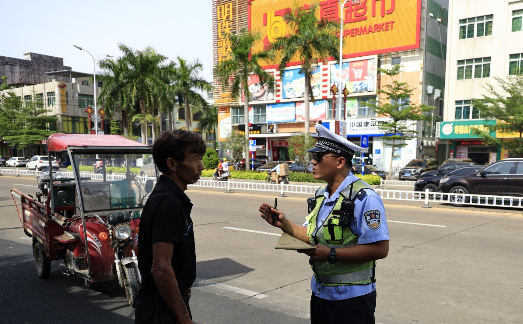 不文明交通行为曝光台 | 琼海交警交通整治5天纠违3015起