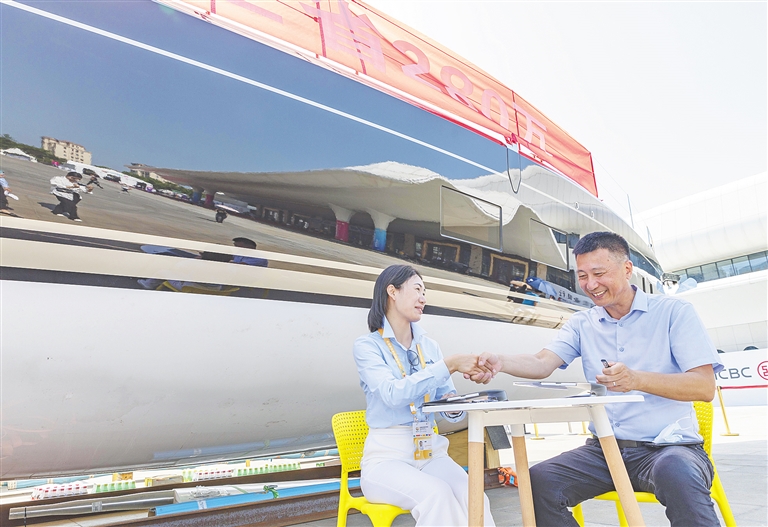 组图 | 你笑起来真好看！消博会上这些笑脸亮了