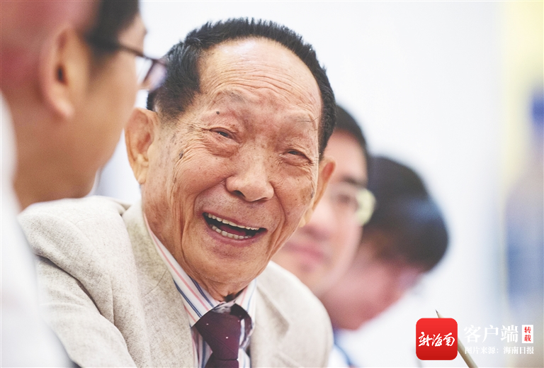 "杂交水稻之父"袁隆平:禾下乘凉梦 丹心映青田