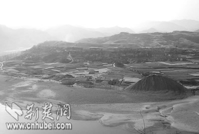 人口达到顶峰_女人达到潮的表情样子(2)
