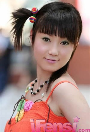 张筱雨,打败汤加丽成为中国第一的人体女模特,外表清纯,体态圆润,大胆