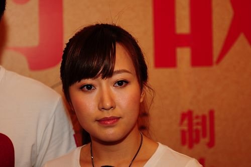 《新雷锋班的故事》开机 潘阳桑伟淋再"恋爱"