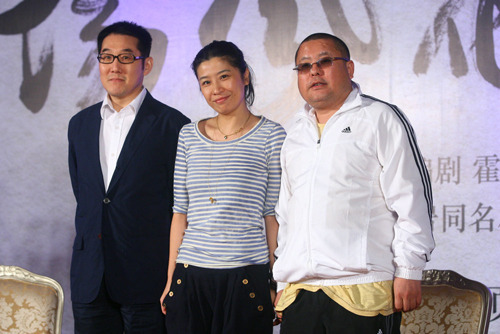 海岩透露,当年姜文,赵宝刚,冯小刚等都想改拍这部小说,后来因为种种