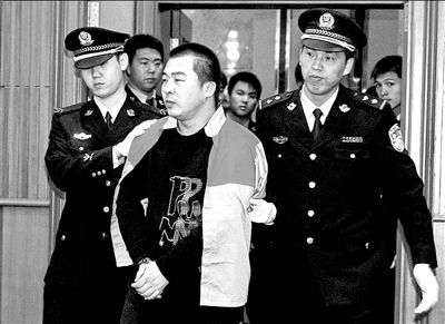 李磊灭门案在市一中院一审宣判,判决书指出其行为严重破坏人伦纲常