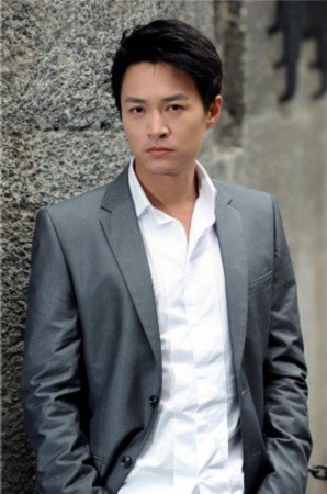 演员郑国霖此次在剧中饰演皇帝李治,据悉,无论是对剧情中的复杂关系