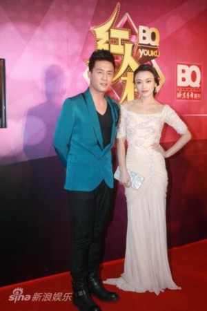 图文:bq2010红人榜红毯-杜淳秦岚俩人合照