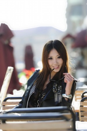 广厦队张伟女友美女何宇