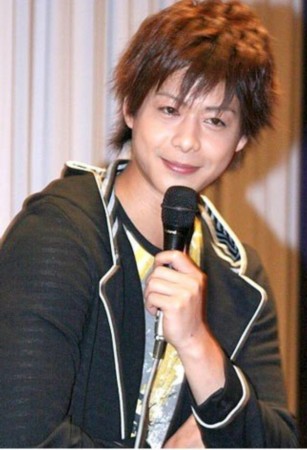 五十岚隼士新片"男扮女装" 自曝是个偷拍狂