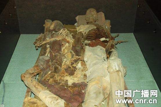 新疆吐鲁番出土干尸首次公开向世人展示(组图)