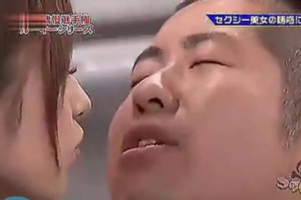 日本综艺节目推新招博收视,竟然让女优们诱惑男粉丝,看谁能忍耐住不