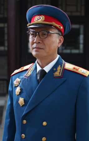 岛外传真 正文    除了上述两部影片,刘之冰还出演了描写海军的电视剧