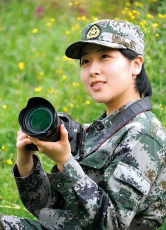 解放军最新魅力女兵出炉:基层气质美女多[图]