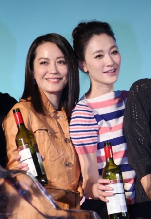 李小冉不是没有气质,只不过在俞飞鸿身边显得略逊色一筹.