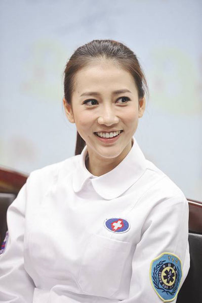 《火线英雄》开播 弦子高呼紧张需要"人工呼吸"