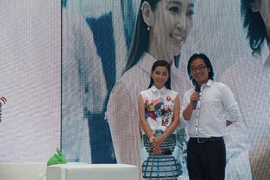 维意代言人李冰冰"变4"后首秀羊城