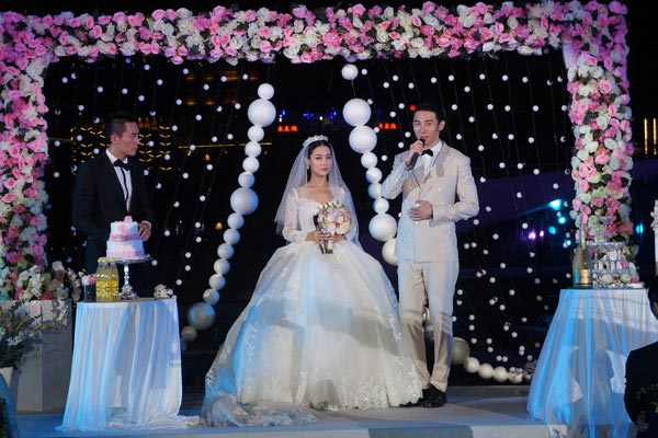 "奶爸"丁一雨中浪漫婚礼感动白冰 《加油吧新郎》完美