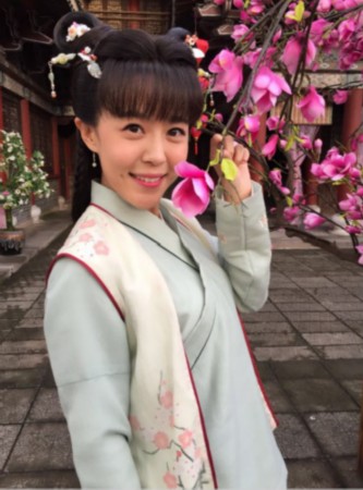 李金铭寒冬拉仇恨 在南方的艳阳里美艳如花