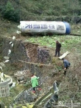 火箭残骸坠落湖北荒山无人伤亡 回应称坠落完美
