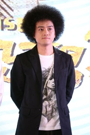《万万没想到》首映 韩寒被曝在片场遭保安打