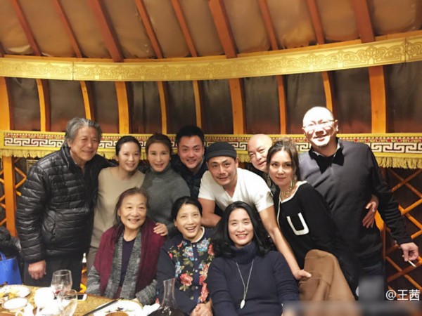 45岁的俞飞鸿和邵兵是同学!27年师生情北电89级表演班聚会