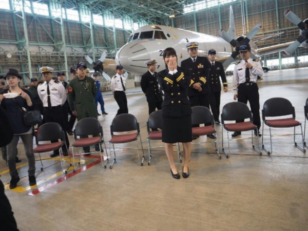 日本美女声优进自卫队基地体验生活