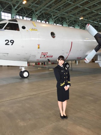 日本美女声优进自卫队基地体验生活
