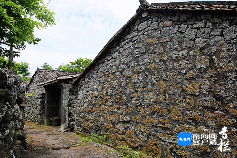 辉常好摄 海口有个神秘火山古村 存有上百间古石屋