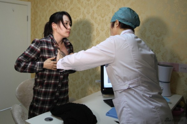 什么去医院做隆胸什么的,我是大四也不敢,我想看看 丰胸全过程图片